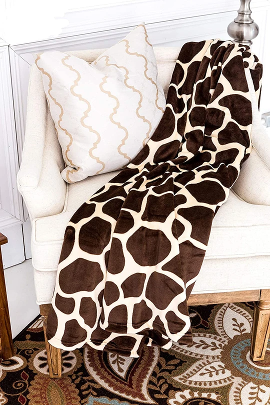 Giraffe Super Soft Plush Warm Cozy Bed Throw Flannel Blanket